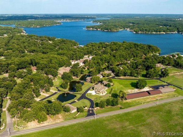 16 Upper Waterfall Road , Grove, OK 74344