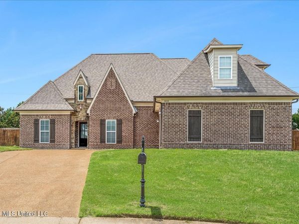 3033 Raspberry Red Cove, Southaven, MS 38672