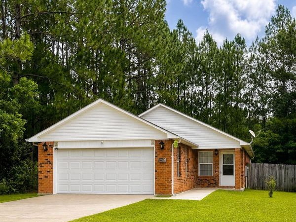8204 Exchange Street, Gautier, MS 39553