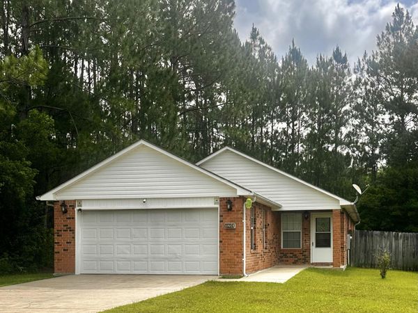 8204 Exchange Street, Gautier, MS 39553