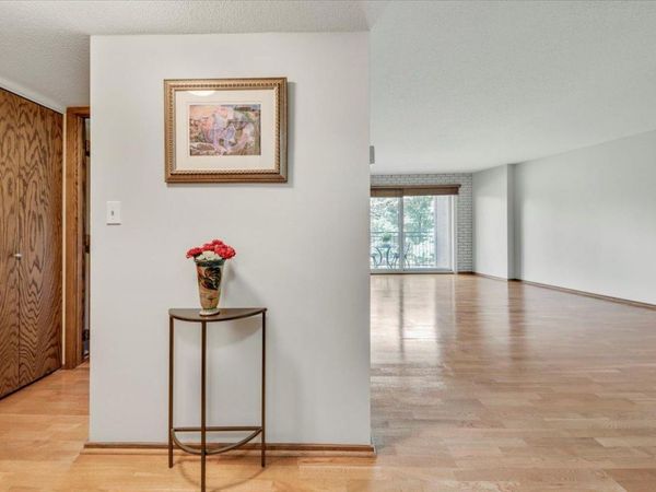 210 W Grant Street , Unit 210, Minneapolis, MN 55403