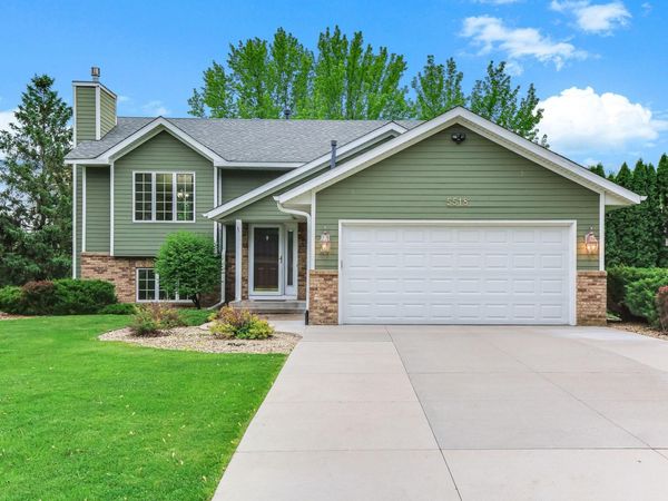 5518 Oakgreen Place N, Oak Park Heights, MN 55082