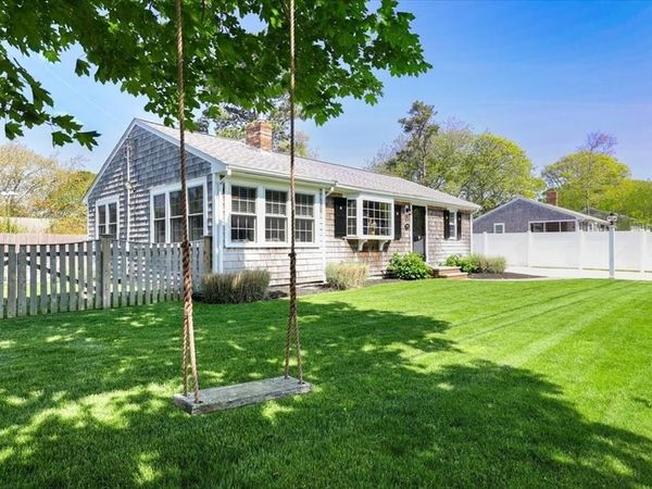 73 Kibby Ln, Dennis, MA 02639