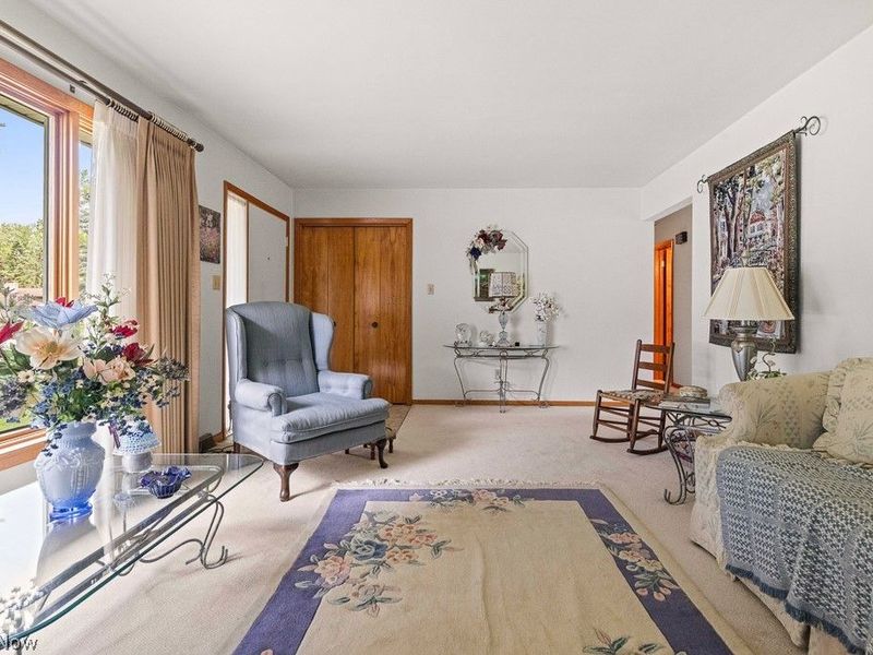 5849 Iva Drive, Akron, OH 44319 Photo 4