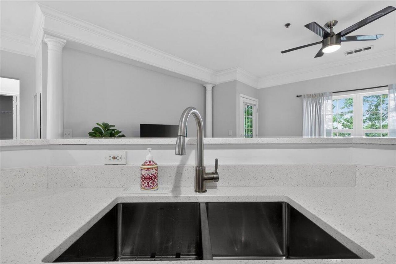 1023 Telfair Way Photo 7