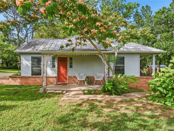 528 Old Mcdade RD , Elgin, TX 78621