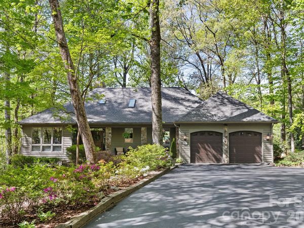 21 Laurel Wood Court , Sapphire, NC 28774