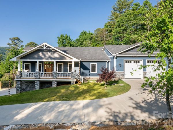 46 Nuthatch Court , Fairview, NC 28730