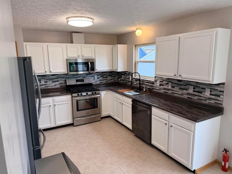 1149 Dorset Drive, London, OH 43140 Photo 3