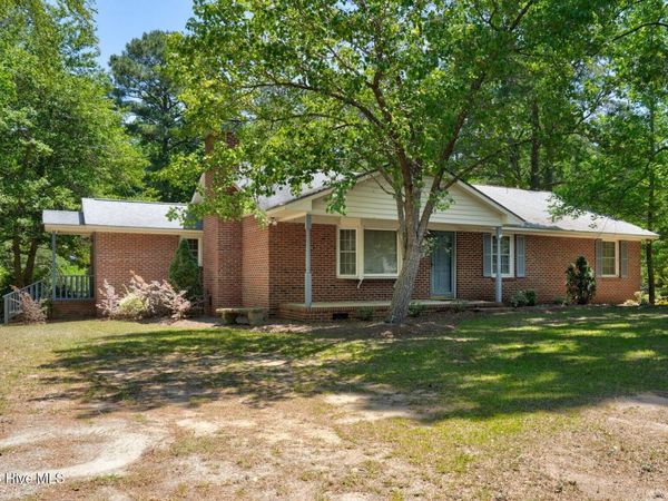 586 Northwoods Country Road , Tarboro, NC 27886