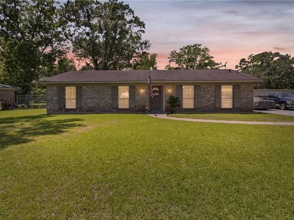 5070 Santos Drive, Mobile, AL 36619