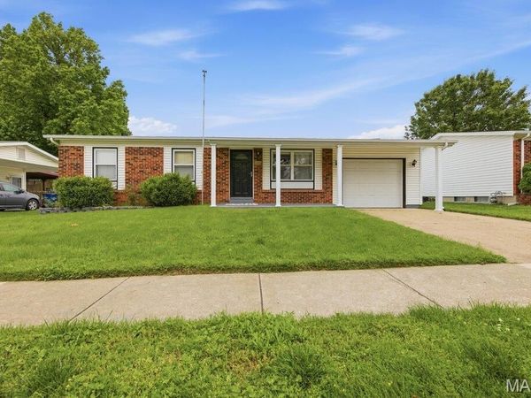 12057 Renaissance Drive , Maryland Heights, MO 63043