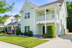 1698 Sparkleberry Lane photo 4