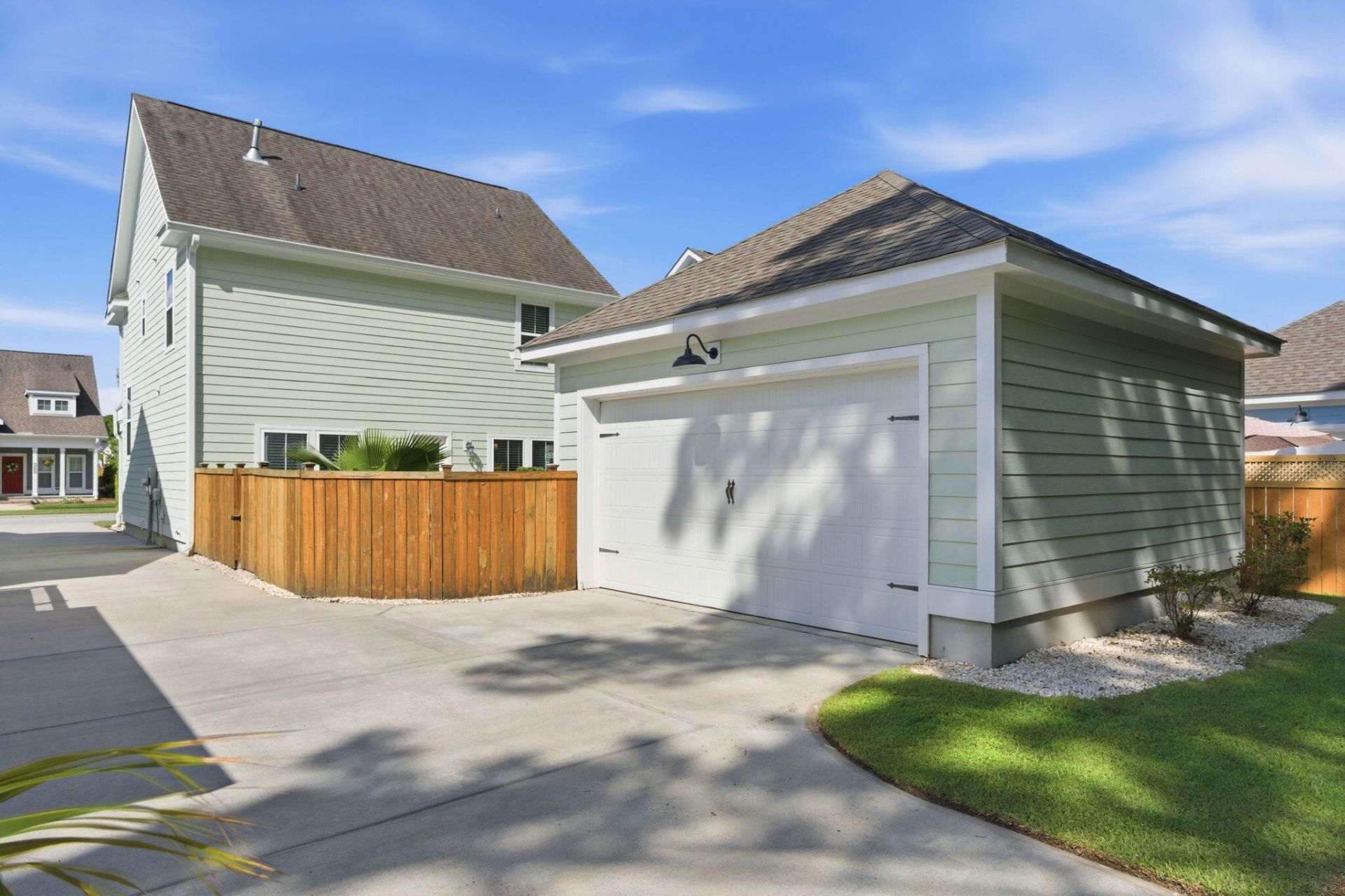 1698 Sparkleberry Lane Photo 39