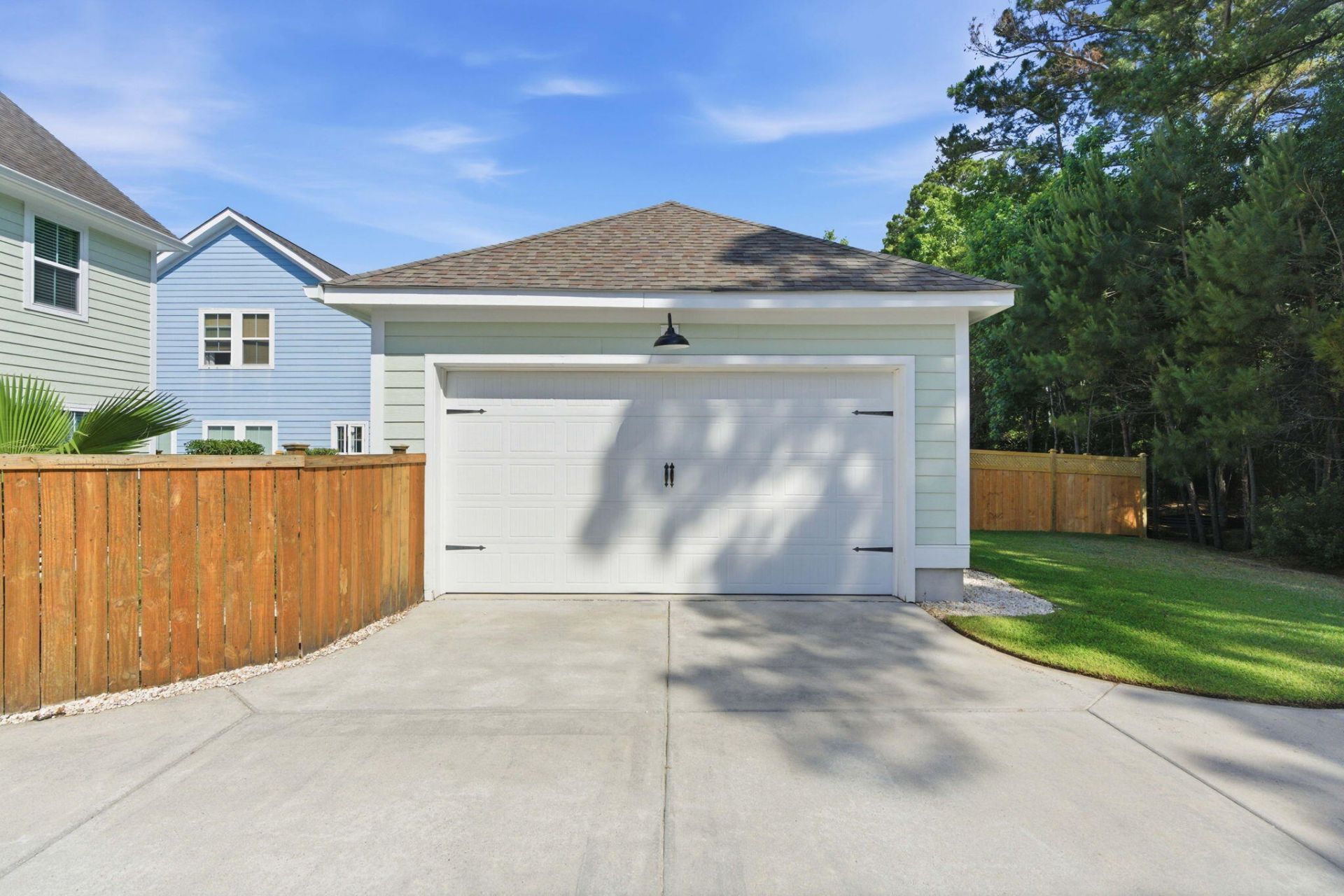 1698 Sparkleberry Lane Photo 42