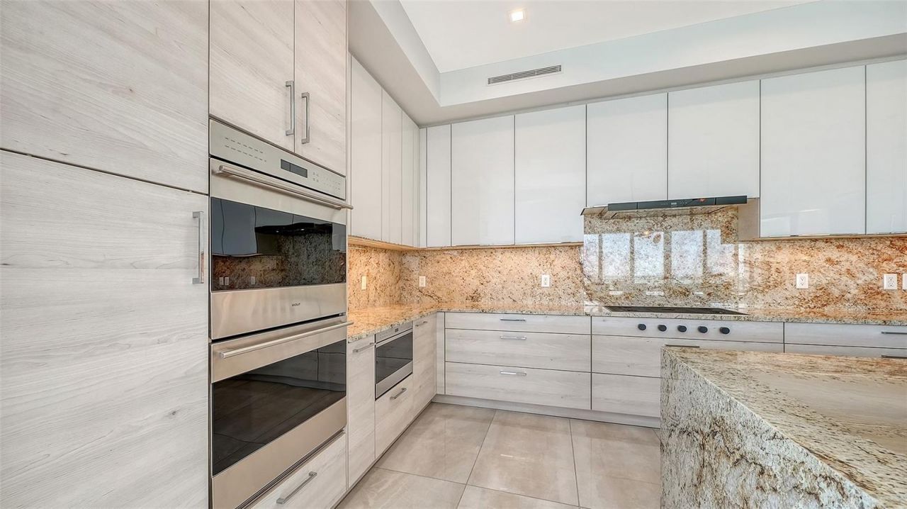 401 Quay Commons, Unit 505, Sarasota, FL 34236 Photo