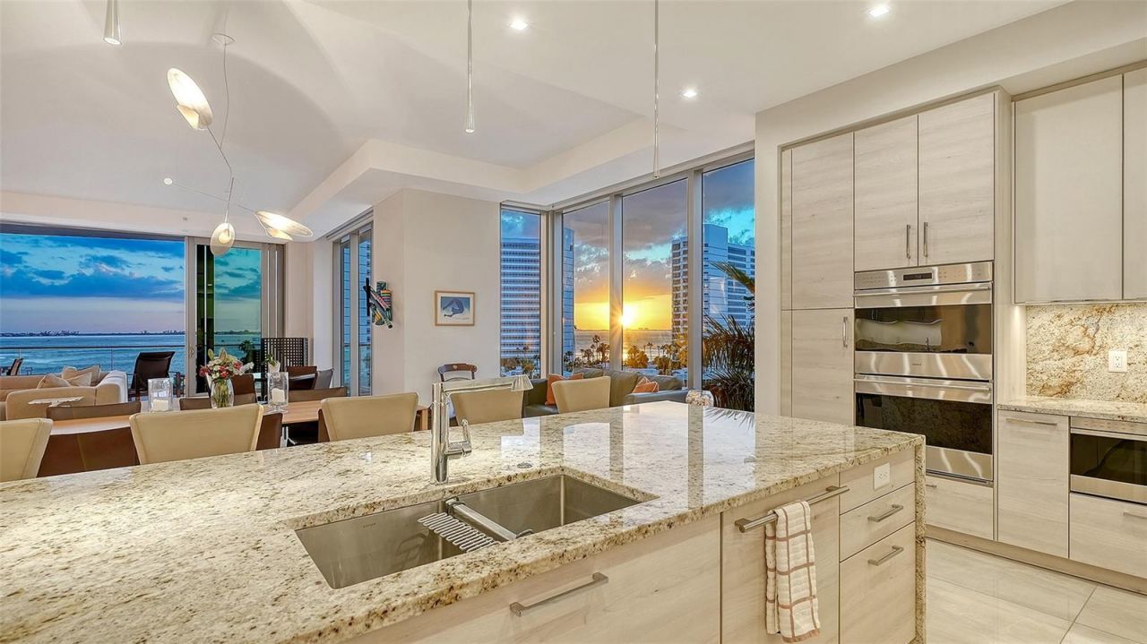 401 Quay Commons, Unit 505, Sarasota, FL 34236 Photo
