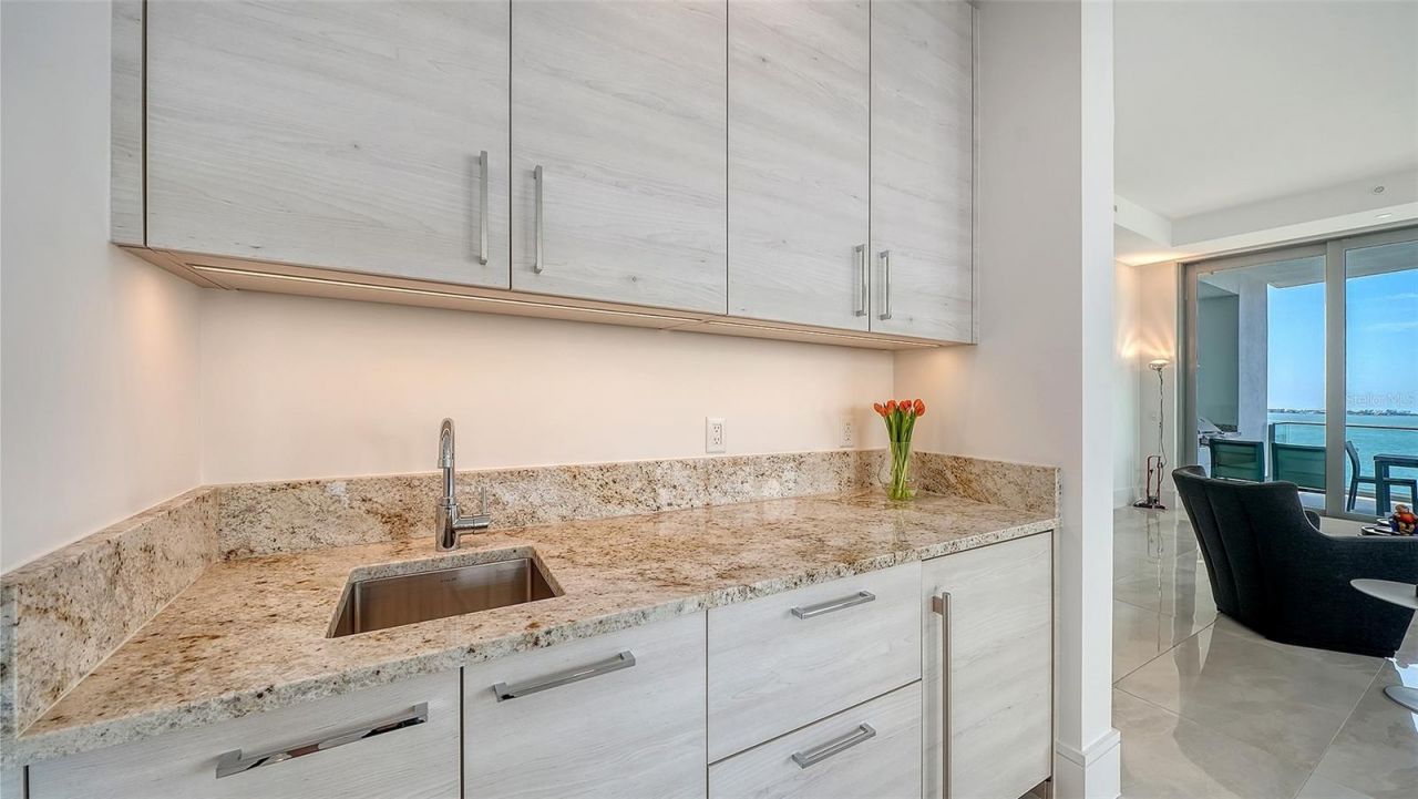 401 Quay Commons, Unit 505, Sarasota, FL 34236 Photo