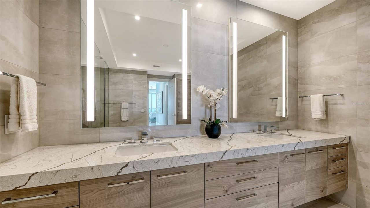 401 Quay Commons, Unit 505, Sarasota, FL 34236 Photo