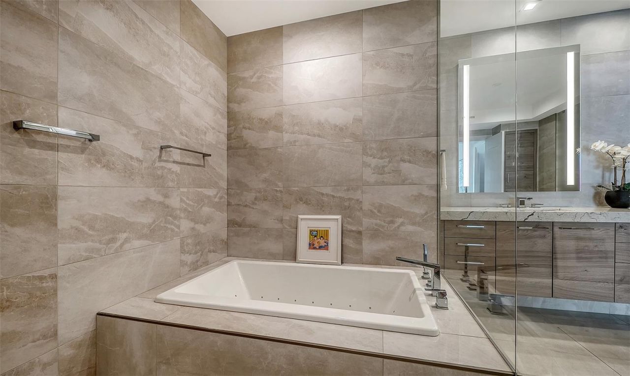 401 Quay Commons, Unit 505, Sarasota, FL 34236 Photo