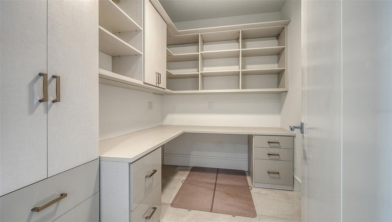 401 Quay Commons, Unit 505, Sarasota, FL 34236 Photo