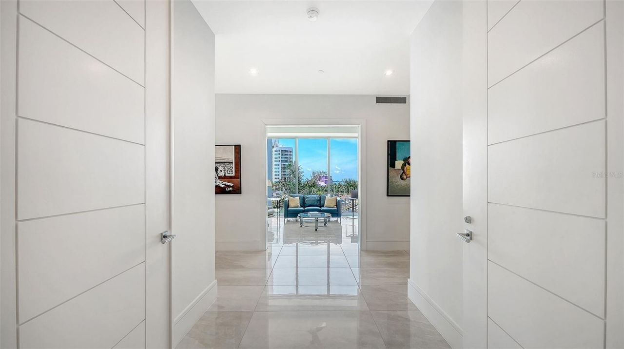 401 Quay Commons, Unit 505, Sarasota, FL 34236 Photo
