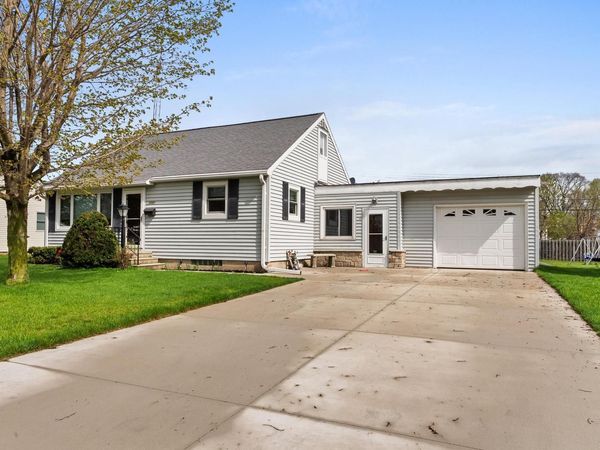 2332 37 STREET, Two Rivers, WI 54241