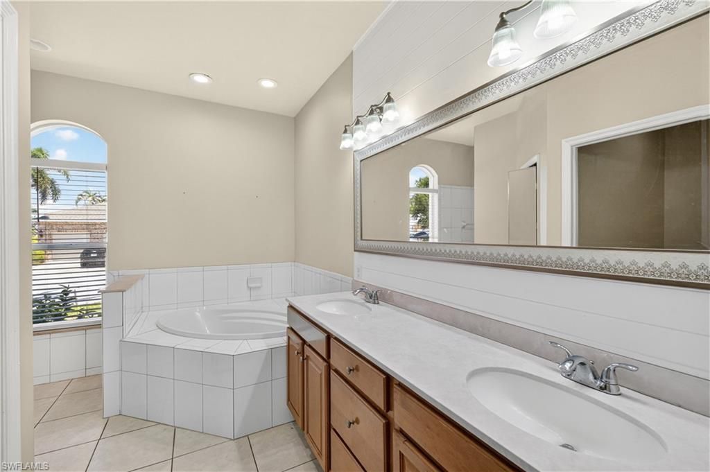 7930 Sandel Wood Cir W, Fort Myers, FL 33908 Photo