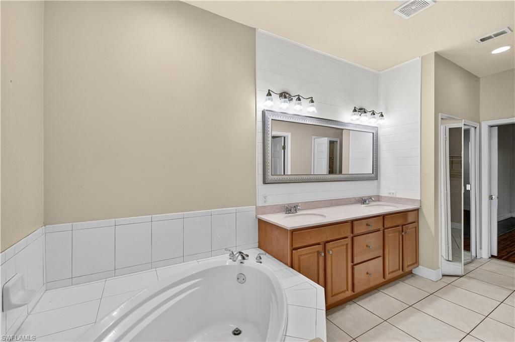 7930 Sandel Wood Cir W, Fort Myers, FL 33908 Photo