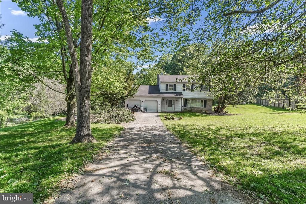 127 Governors Circle, Downingtown, PA 19335 Main Photo