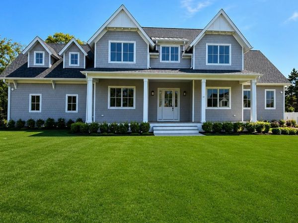 17 Happy Lane, Westhampton Beach, NY 11978