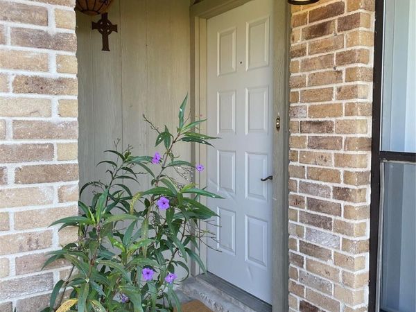 9821 Meadowheath DR , Unit B, Austin, TX 78729