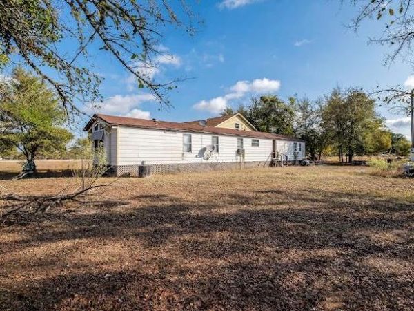 119 E Clearview Cemetery RD , Bastrop, TX 78602