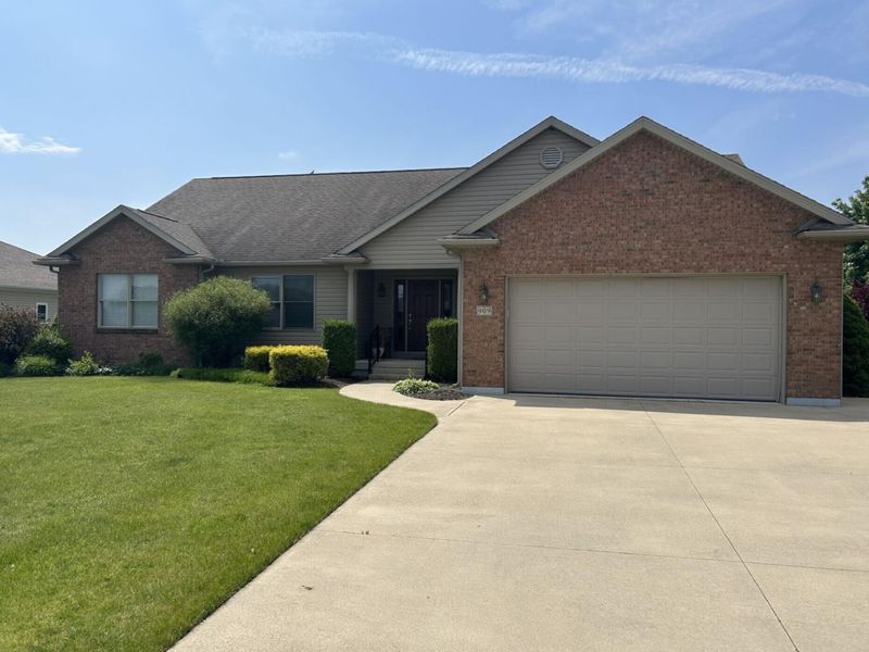 909 Stoneybrook Drive, Saint Marys, OH 45885 Photo 2