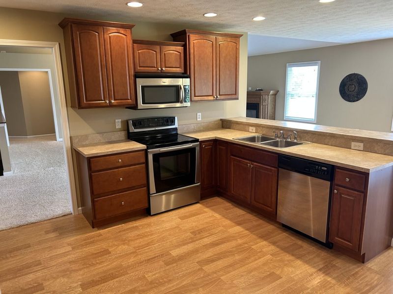 909 Stoneybrook Drive, Saint Marys, OH 45885 Photo 5