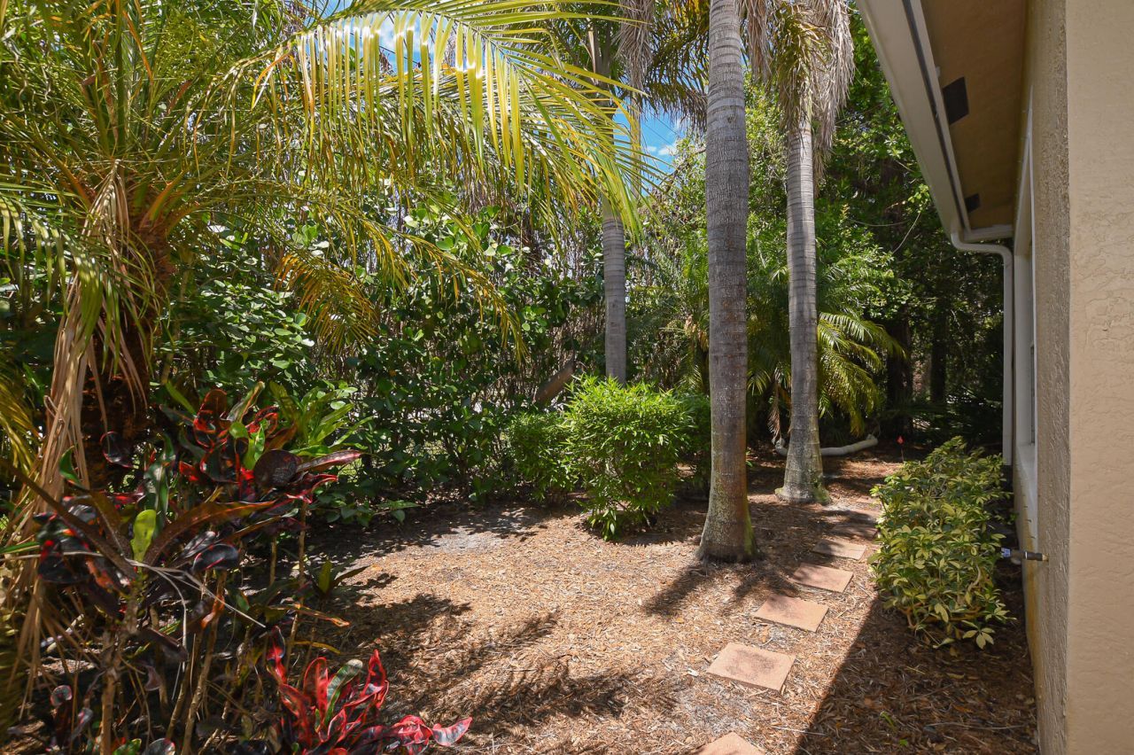 649 NE Bent Paddle Lane, Port Saint Lucie, FL 34983 Photo