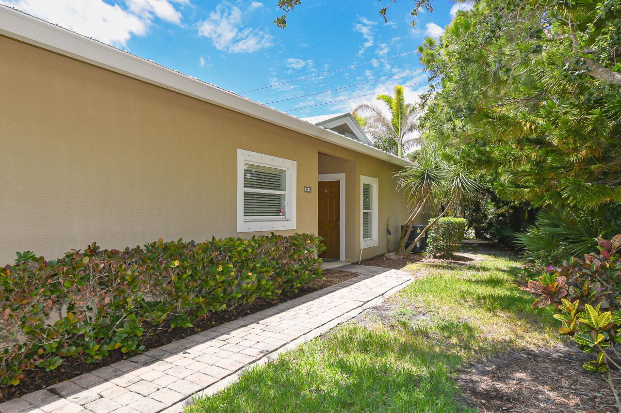 649 NE Bent Paddle Lane, Port Saint Lucie, FL 34983 Photo