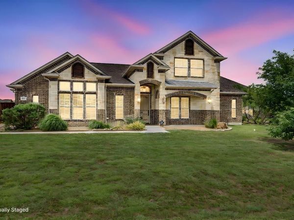 8611 Mattie Lane, Waxahachie, TX 75167