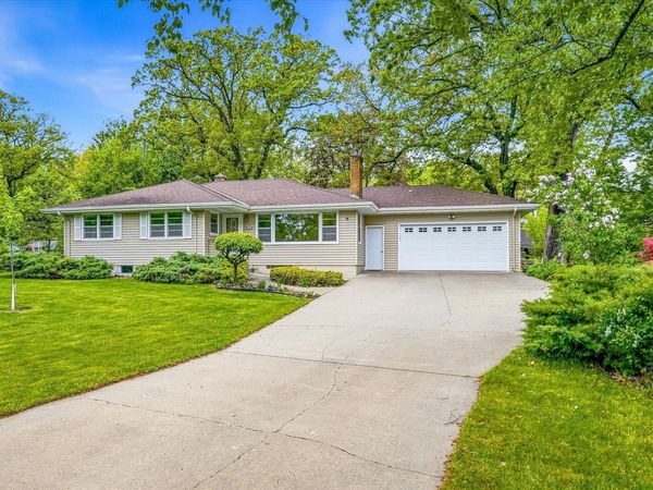 1638 Glenview Court , Arden Hills, MN 55112