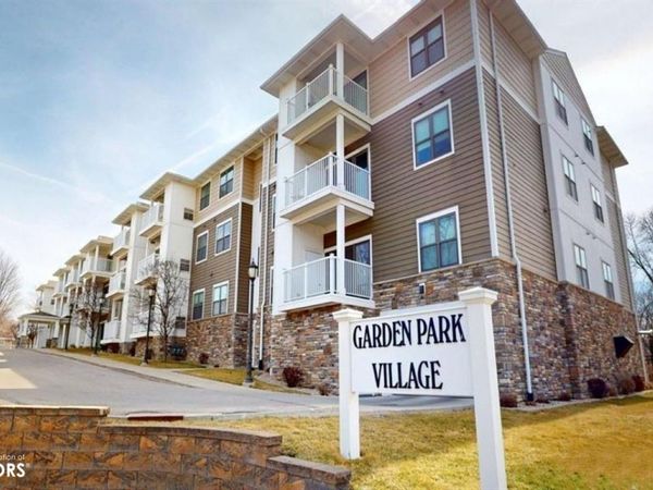 809 7th Ave N #301, Unit 301, Clear Lake, IA 50428