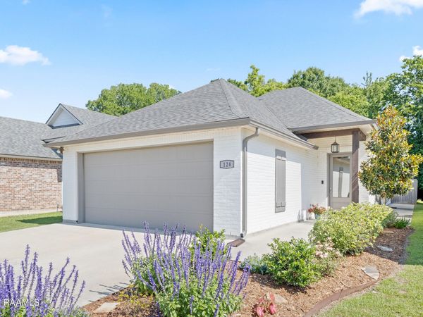 124 Twin Meadow Lane , Lafayette, LA 70508