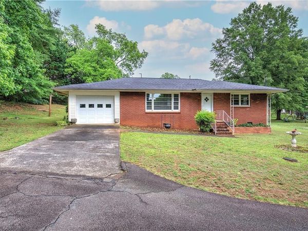 2 Davis Drive , Cartersville, GA 30120