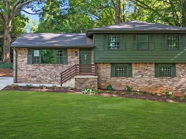 3331 De Leon Lane , Clarkston, GA 30021