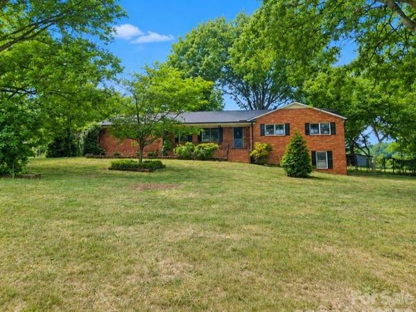 752 Hephzibah Church Road , Crouse, NC 28033