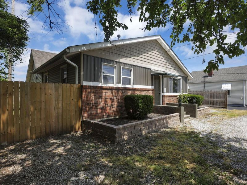 1910 Rosemont Avenue , Columbus, OH 43223 Photo 2