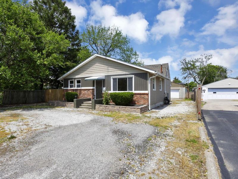 1910 Rosemont Avenue , Columbus, OH 43223 Photo 3