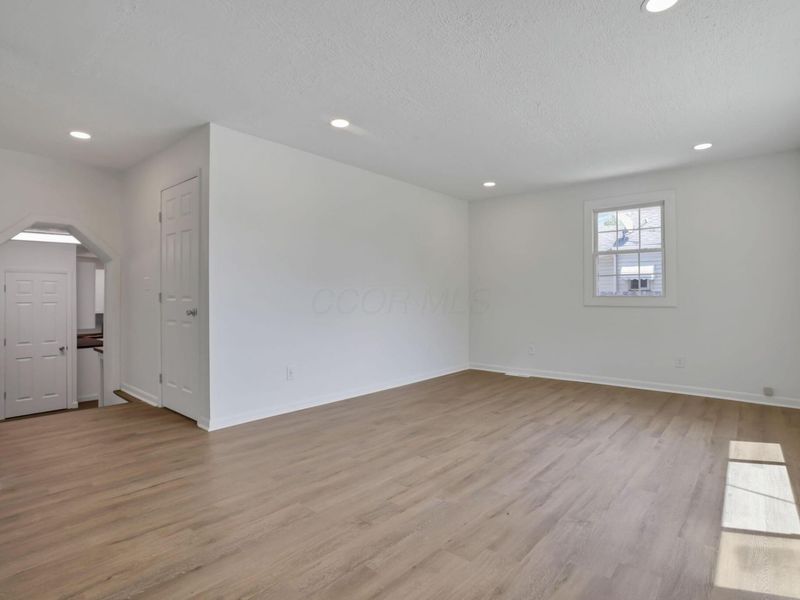 1910 Rosemont Avenue , Columbus, OH 43223 Photo 7