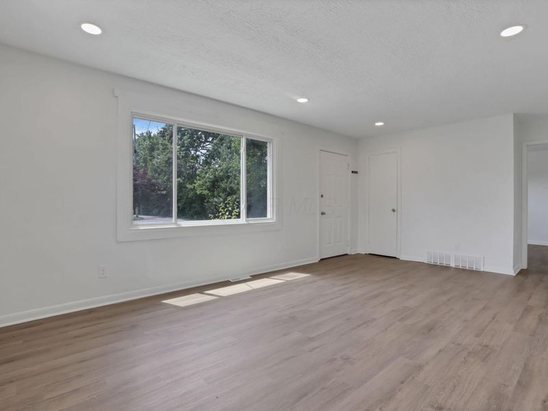 1910 Rosemont Avenue , Columbus, OH 43223 Photo 8