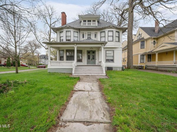 2274 Robinwood Avenue, Toledo, OH 43620