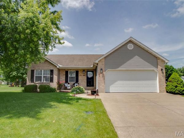 1002 Lillian Court, Jerseyville, IL 62052